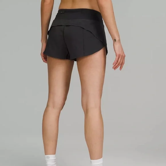 Lululemon speed up low rise lined short 2.5” - Picture 2 of 9